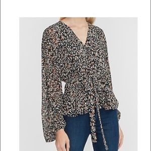 Express Ballon Sleeve Top